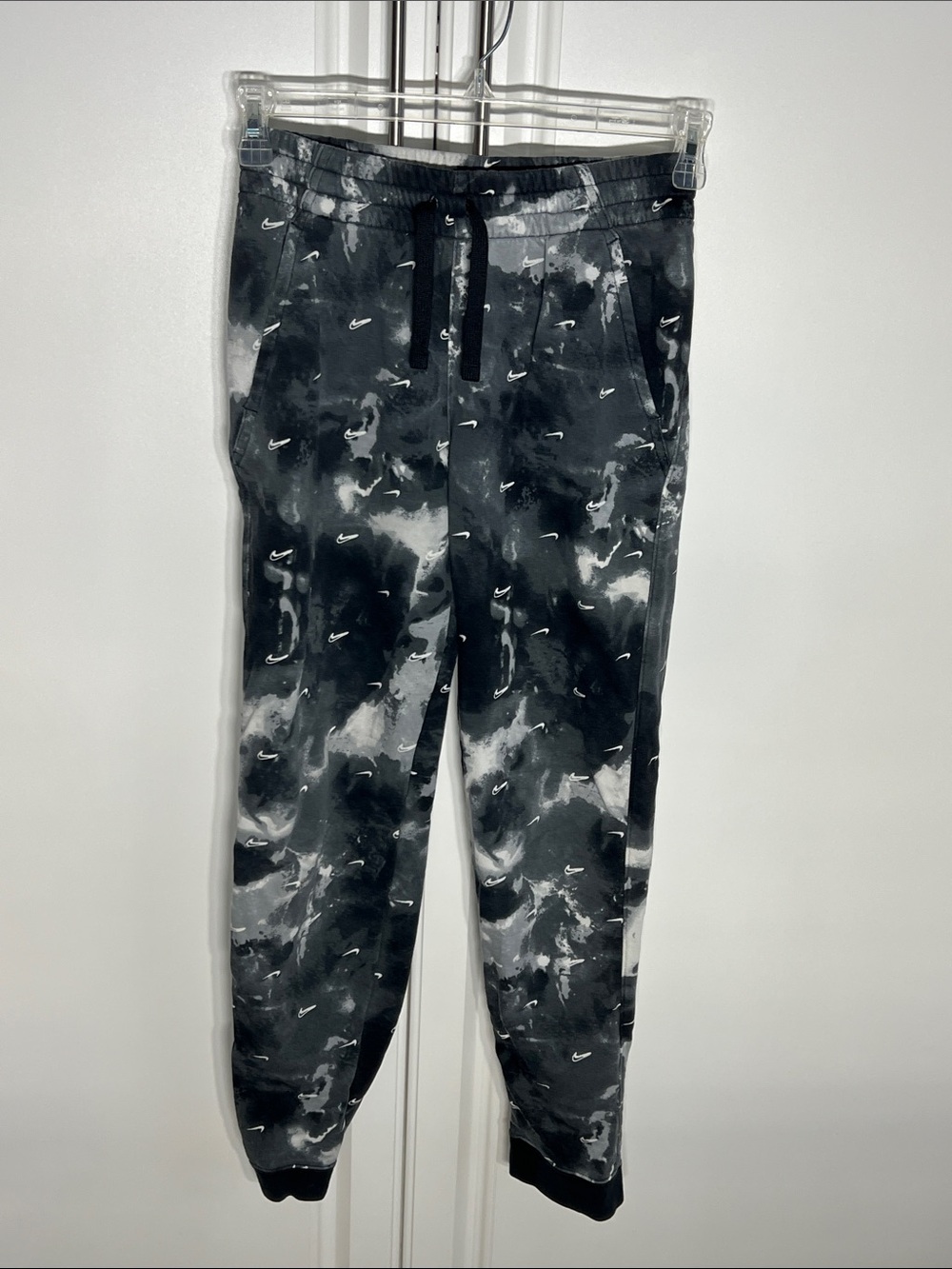 Nike Black & White Marble-Print Jogger Sweatpants